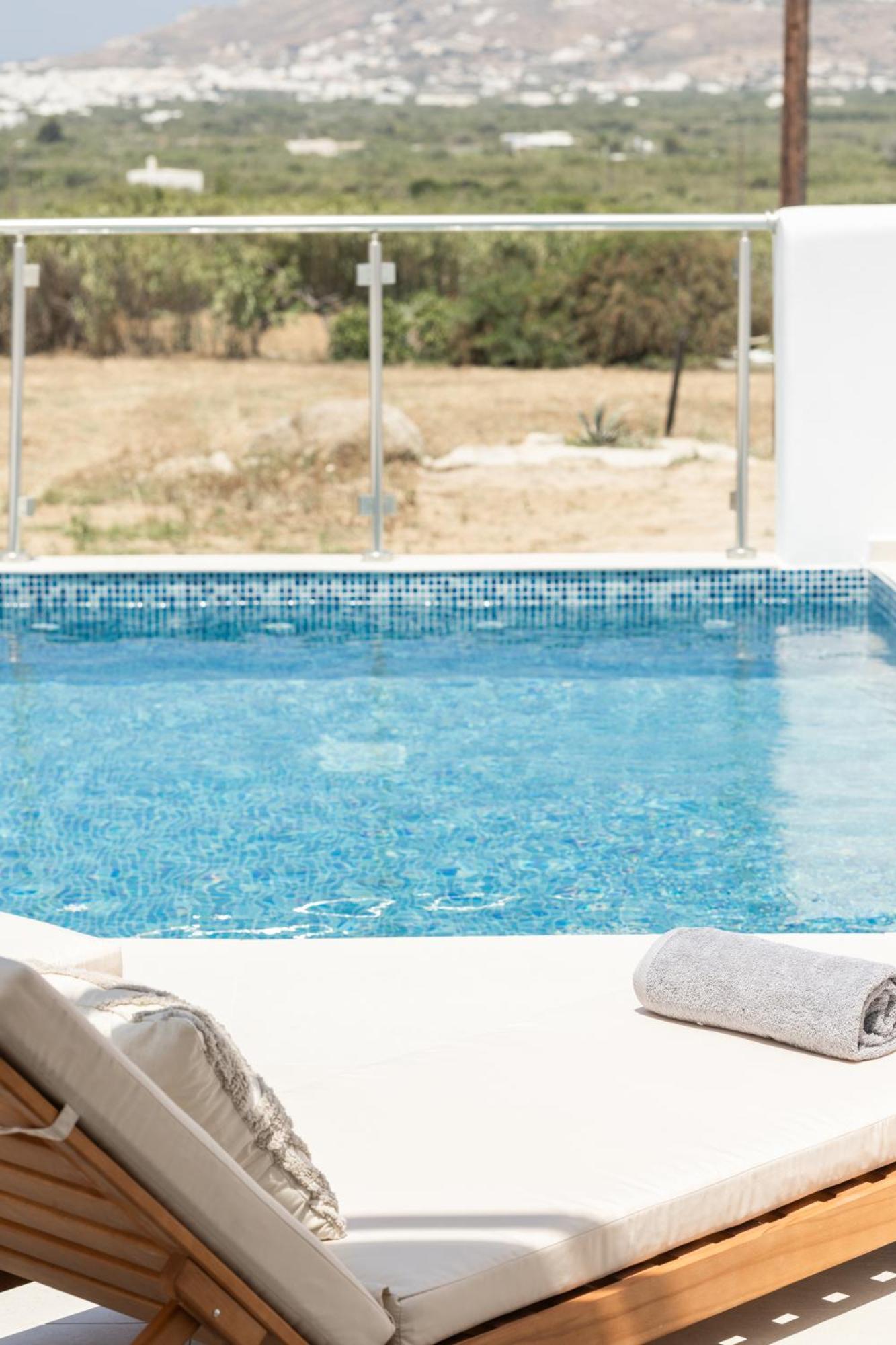 Aeron Villas And Suites Naxos Agia Anna  外观 照片